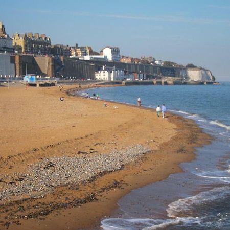 Arklow Serviced Apartments Ramsgate Exterior photo